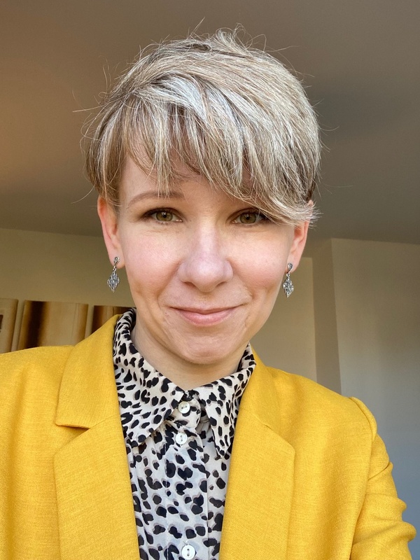 Dr Anna  Albecka-Moreau