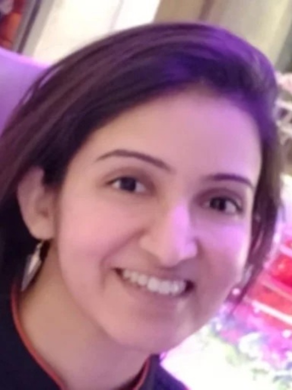  Nida Ali