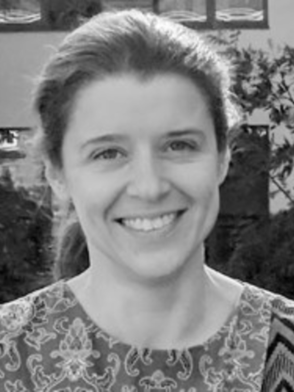 Dr Laura  Blackburn