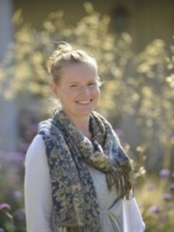 Dr Harriet  Groom 