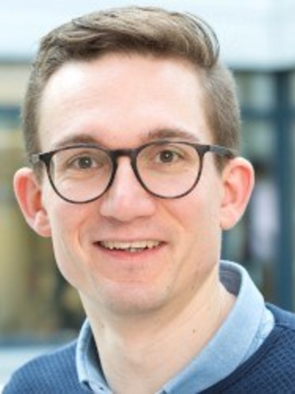 Dr Sebastian  Bruchmann