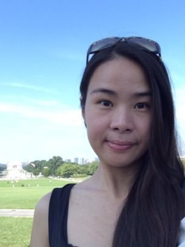  Stephanie Lo