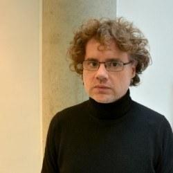 Dr Hugo  Leal