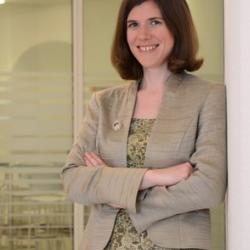 Professor Elizabeth  Murchison