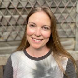 Dr Julia  Kenyon