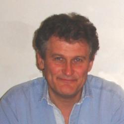 Dr Mark  Carrington
